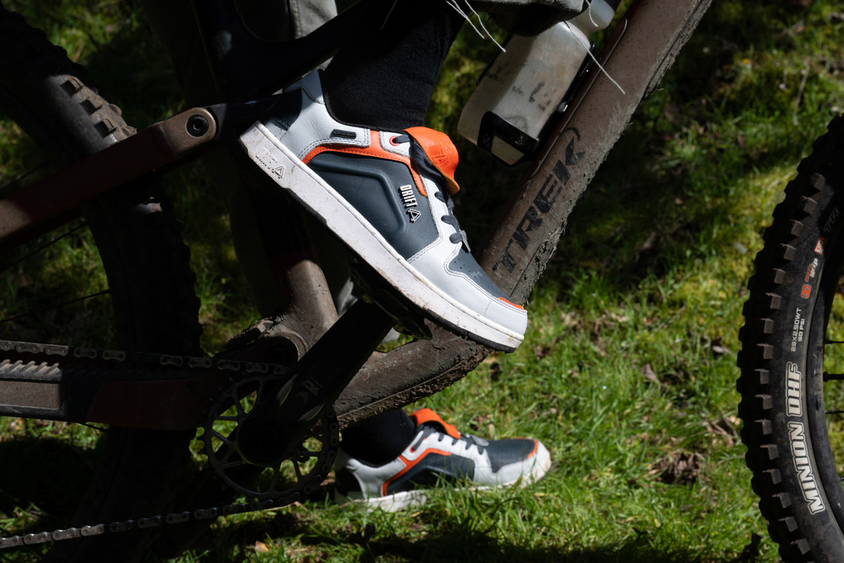 DRIFT ARC shoe, on pedal